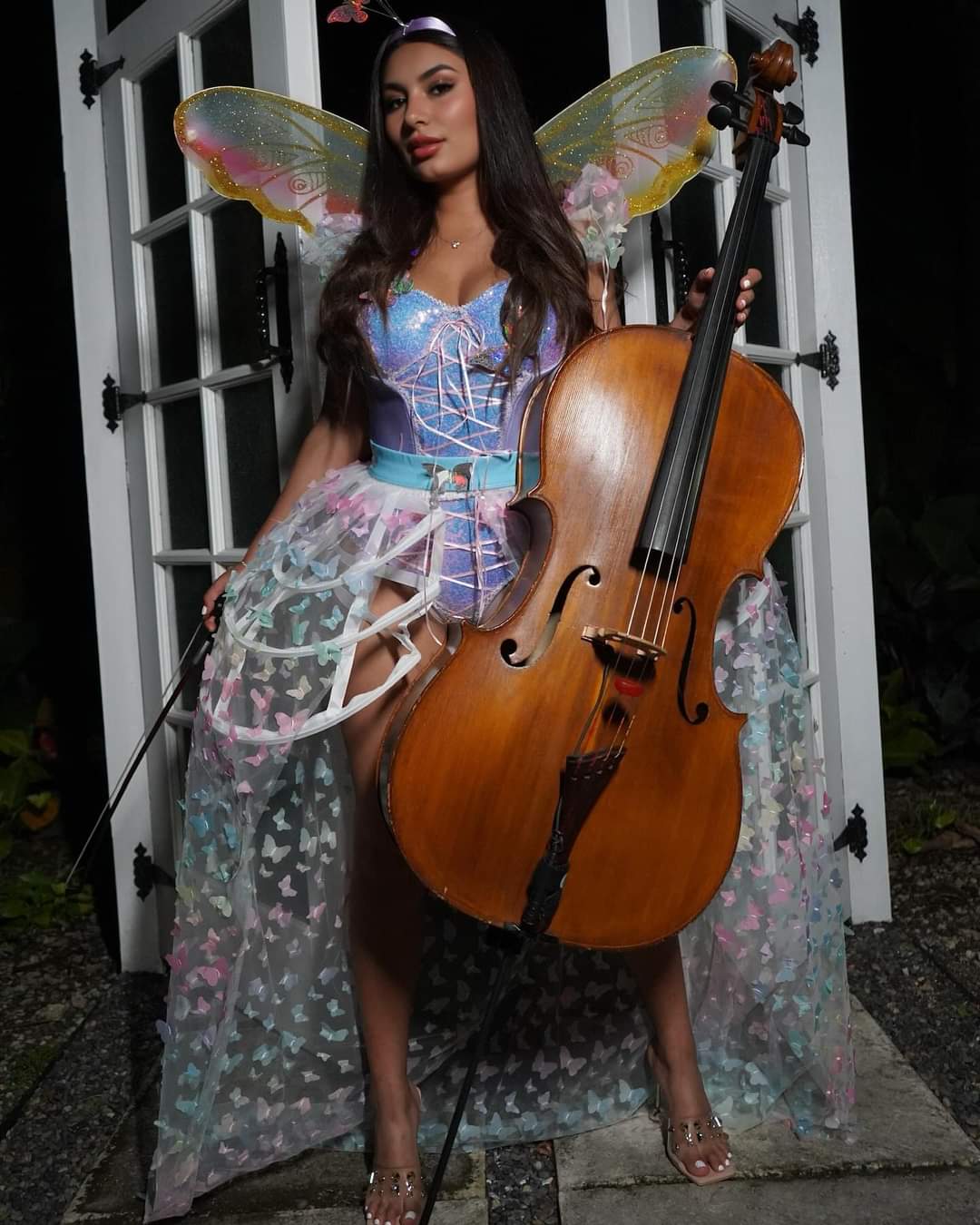 Lupe Justiniani cellist performing at South Florida event